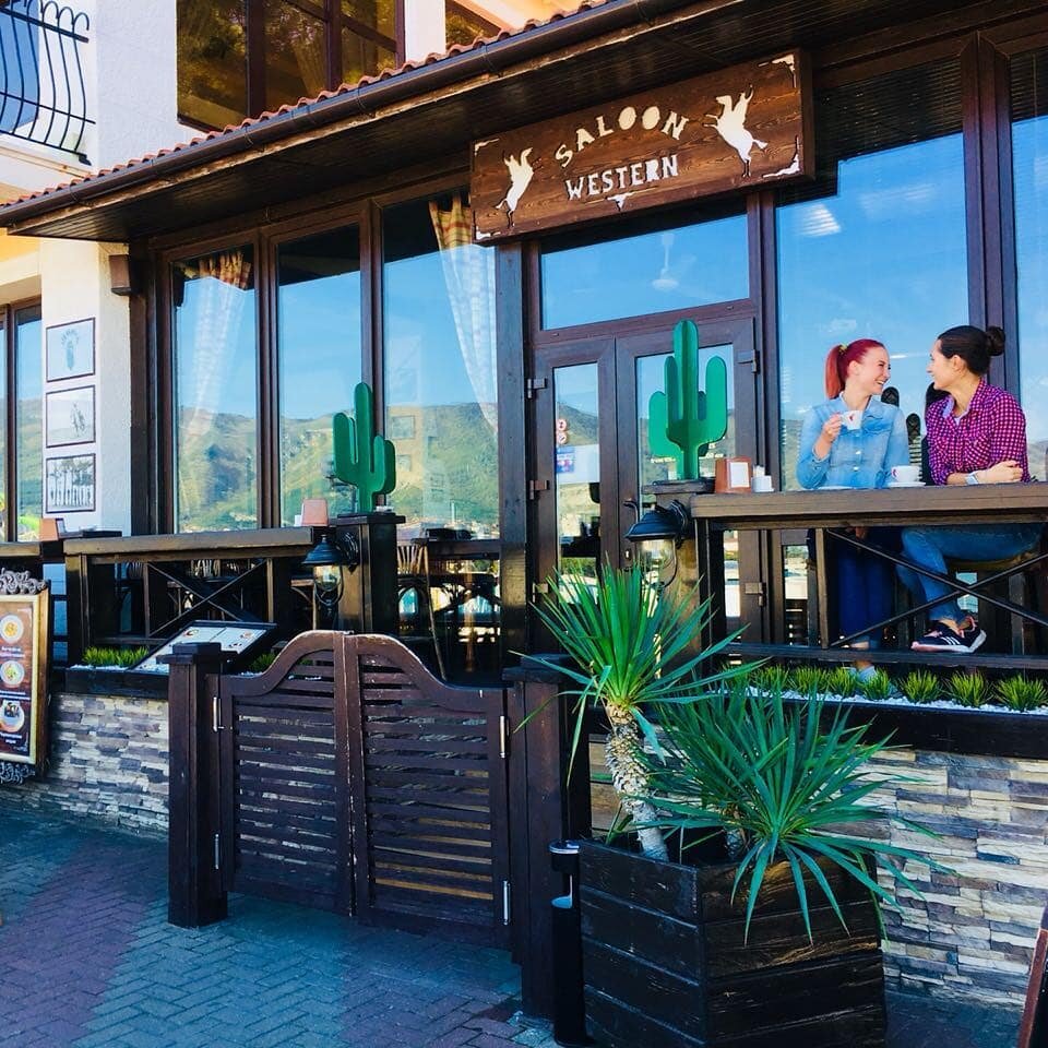 средний чек порядка 2-3 тысяч рублей