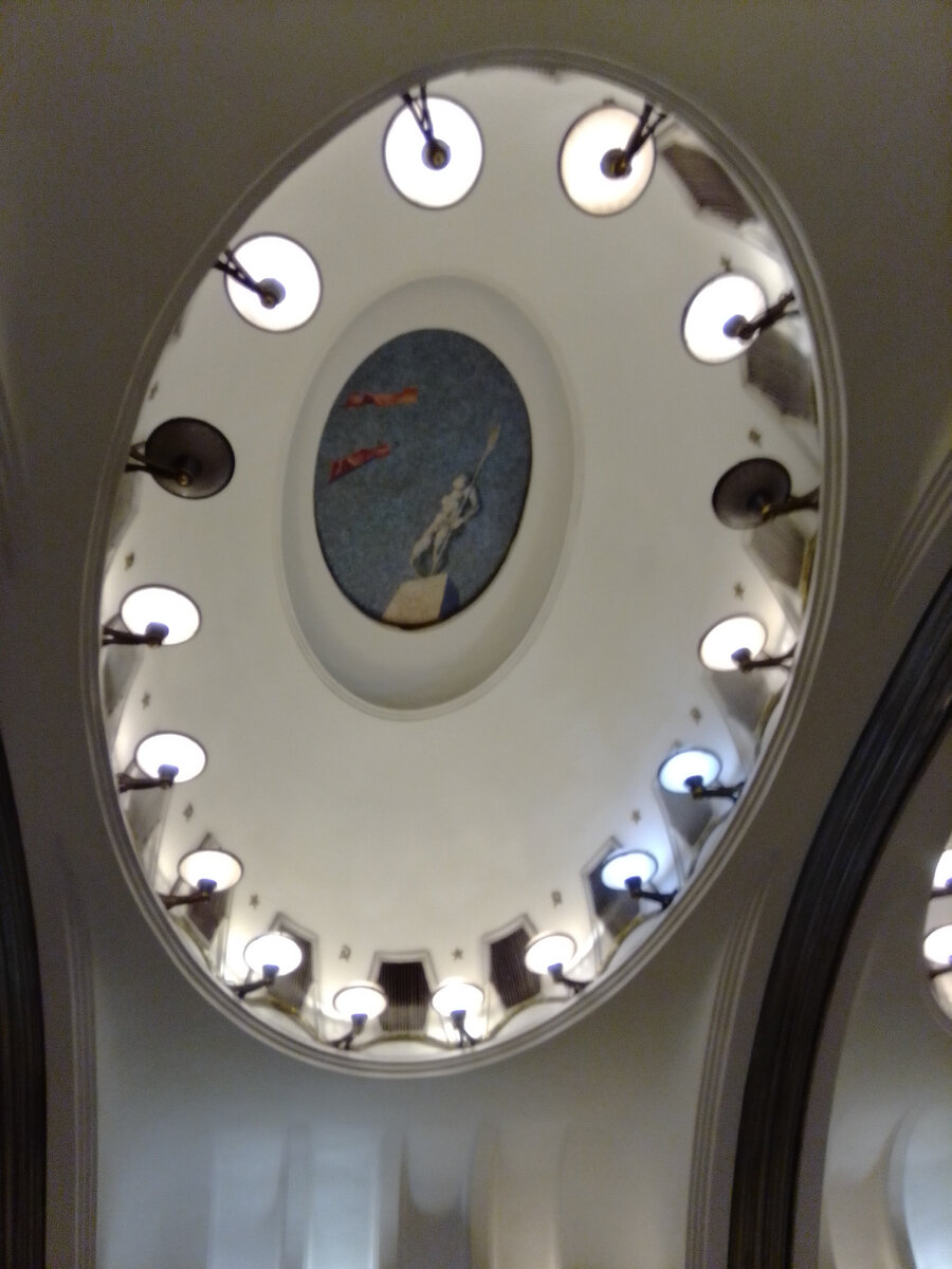 Станция Московского метро «Маяковская».