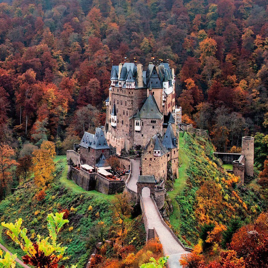 Замок Eltz в Германии