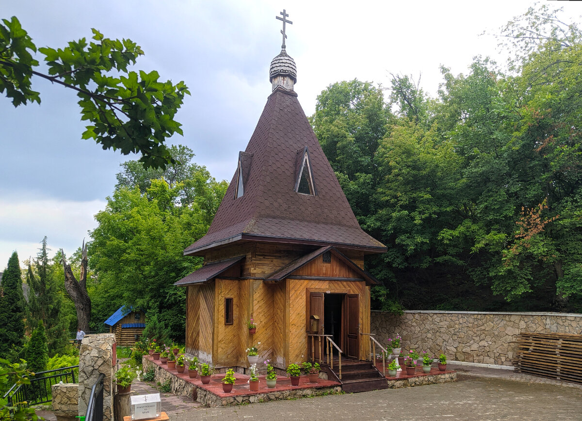 Часовня на территории родника
