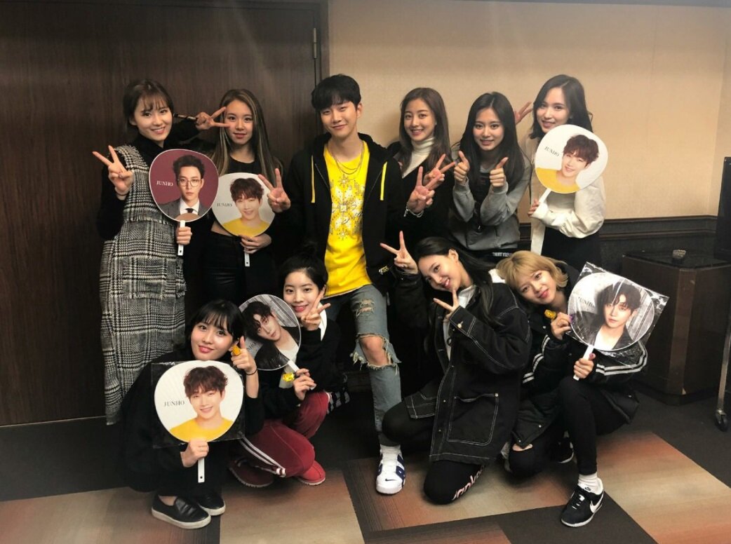 Везет кому-то