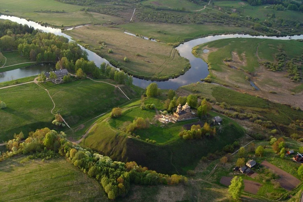 Поселение р. Городище Воронич Пушкинские горы. Городище Воронич Псковская область. Псков крепость Воронич. Воронич Пушкинские горы.