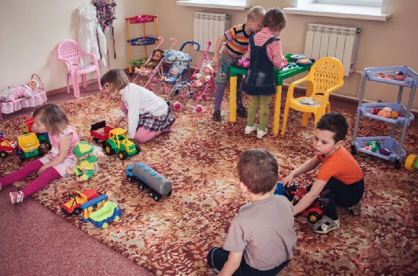 Дети хорошо играют и без видеокамер, если их научить играть.