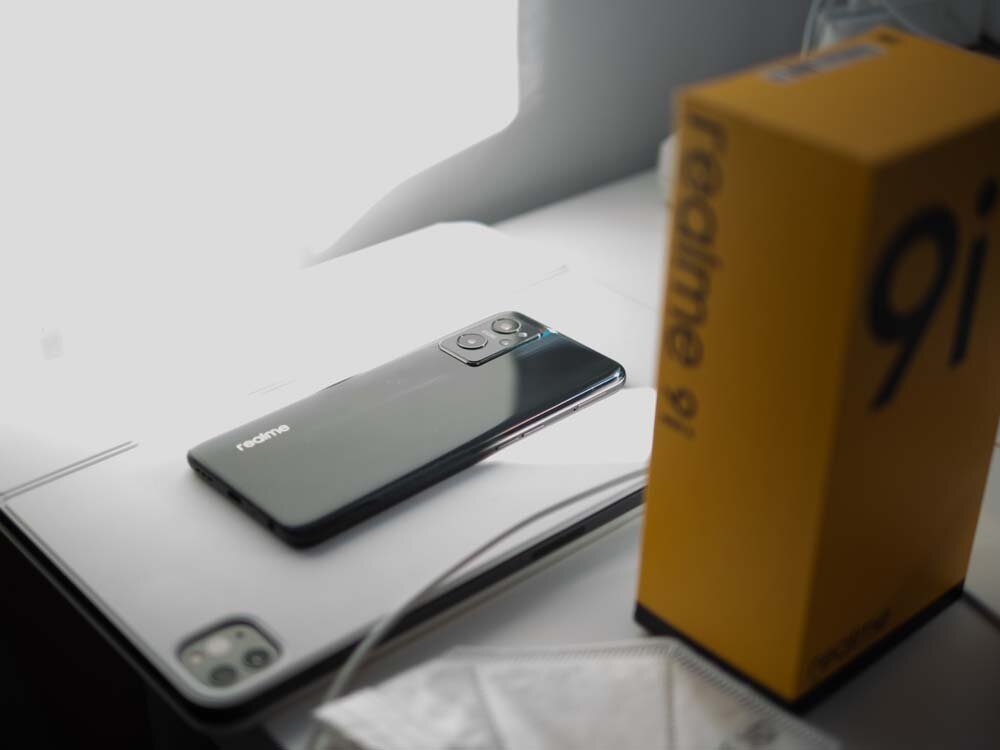 дизайн смартфона Realme 9i