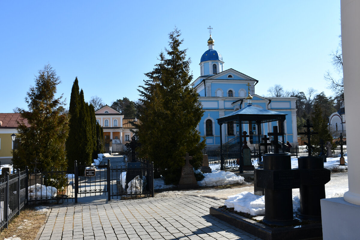 Храм в честь Владимирской иконы Божией Матери