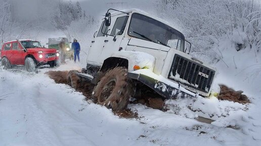 Спасаем замёрзшие внедорожники Что может off road грузовик на бездорожье.