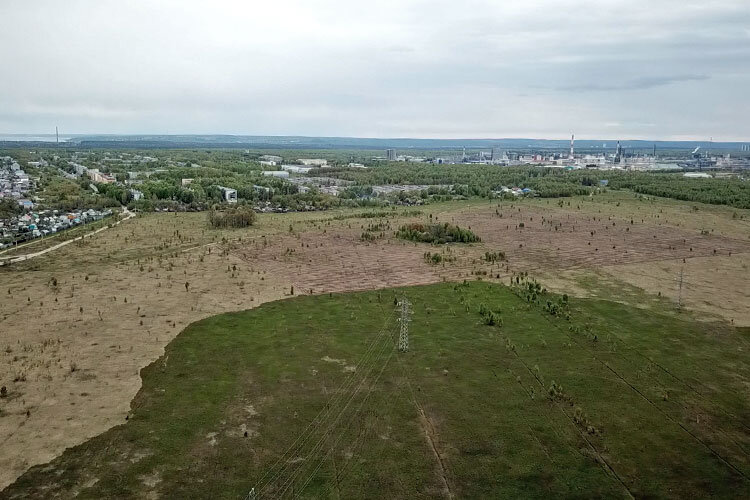 Новый СИЗО на 1 тыс. мест появится на размежеванном участке площадью 15 га за Жилплощадкой в Авиастроительном районе. Объекту уже присвоен  адрес — ул. Гудованцева, 130, хотя на месте пока чистое поле. Фото: Алексей Савин