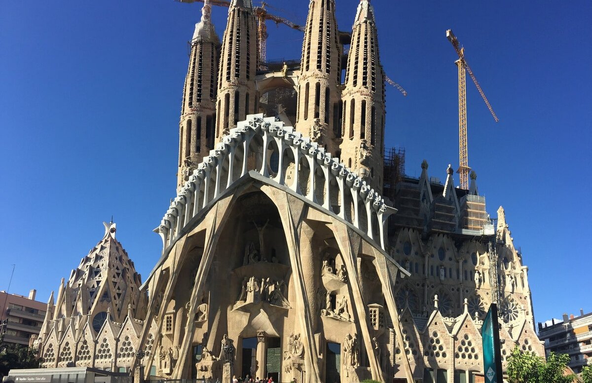 Собор Святого семейства Sagrada familia