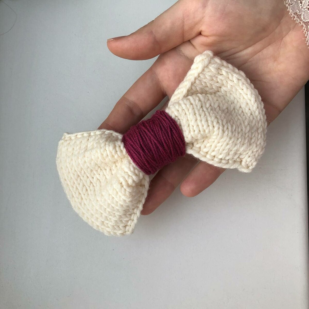 Первый бантик из мериносовой шерсти