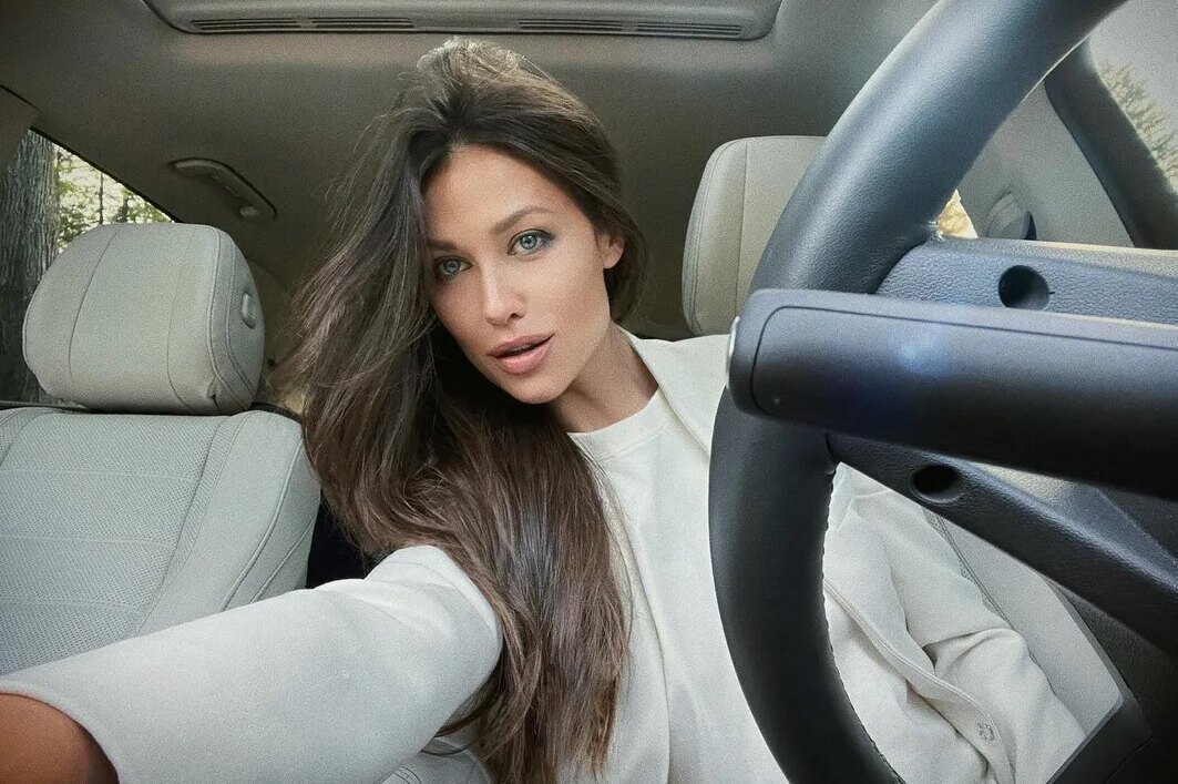     Анна Кастерова учит, с чем носить леопардовый принт в каменных джунглях