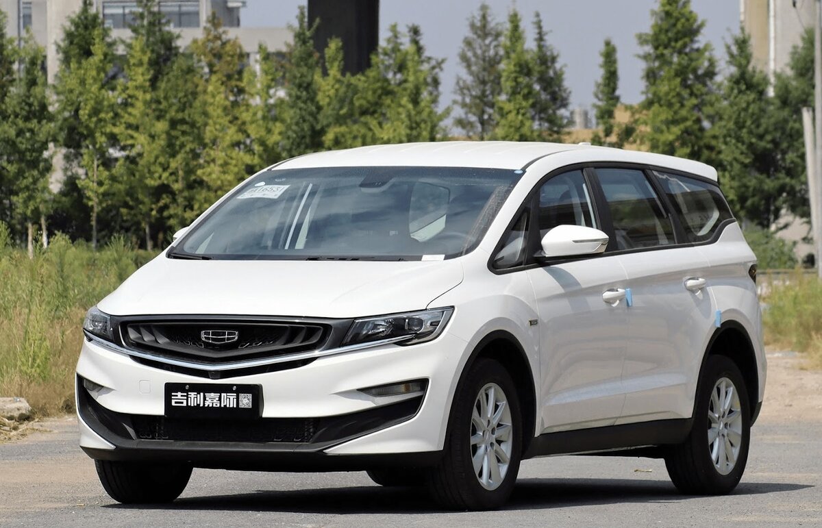 Базовая версия минивэна Geely Jiaji 