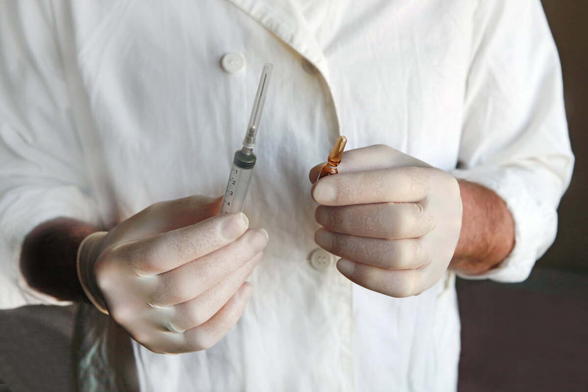 Медсестёр и врачей поликлиники обязывают во внерабочее время и выходные ...