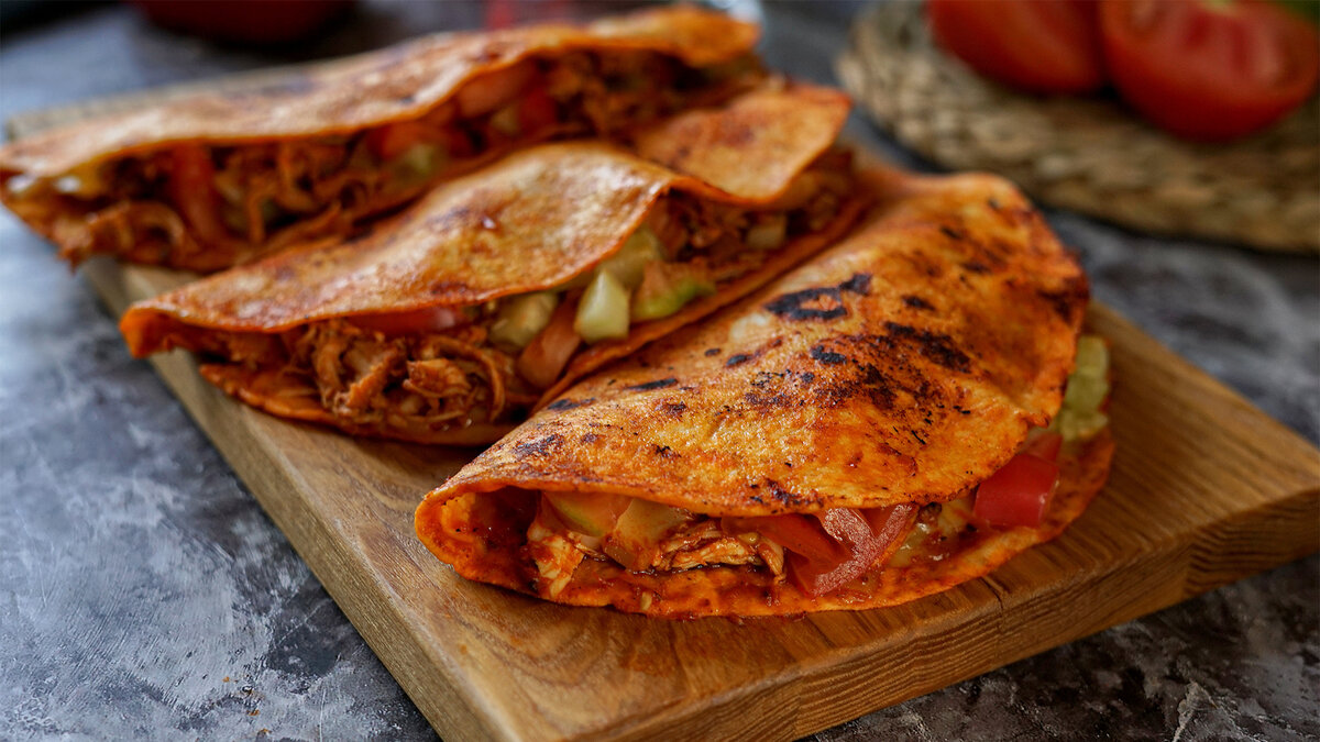    Мексиканское тако с овощами и курицей