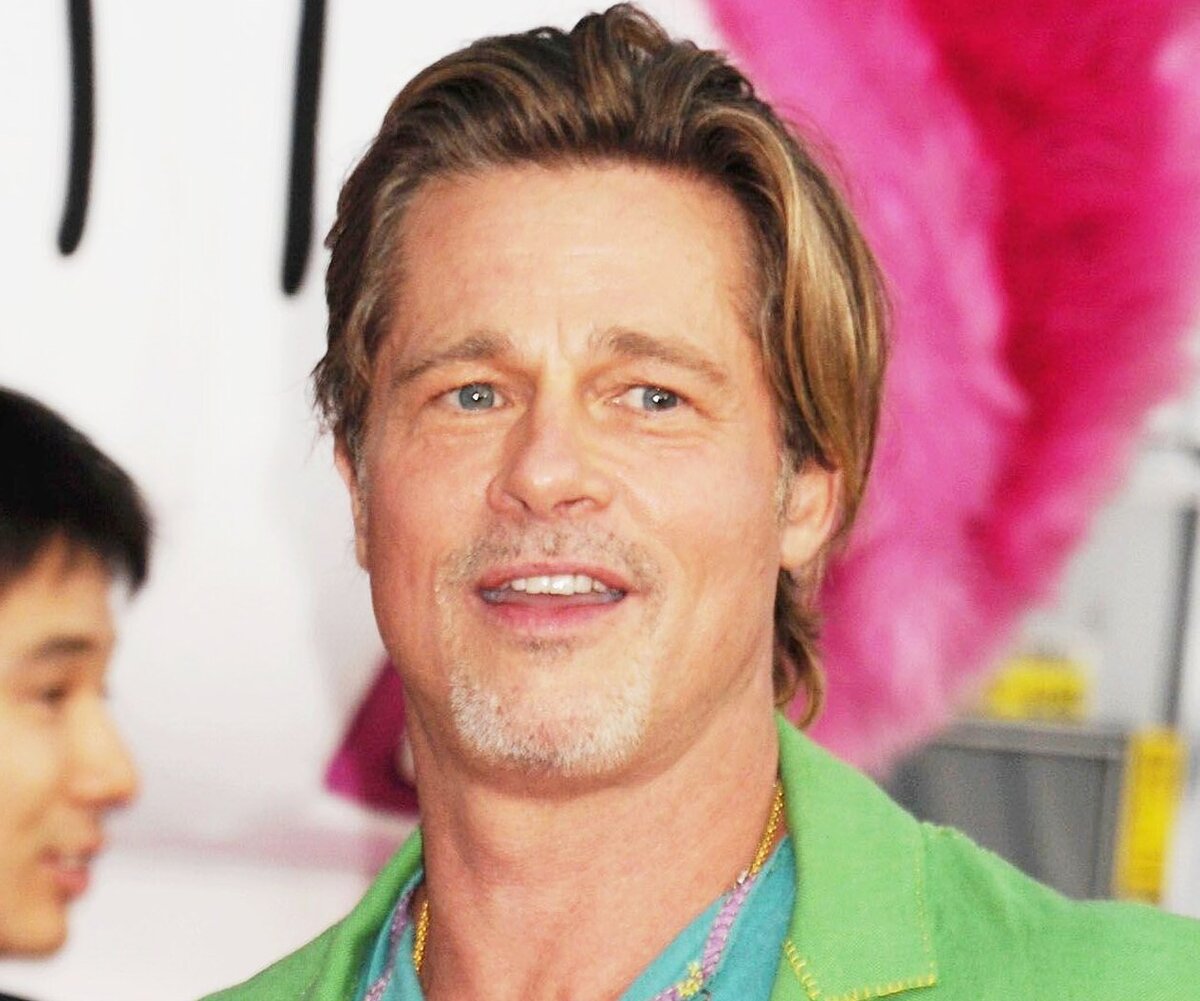     «Я не бегу от старения»: Брэд Питт выпустил косметику с добавлением масла своих виноградников