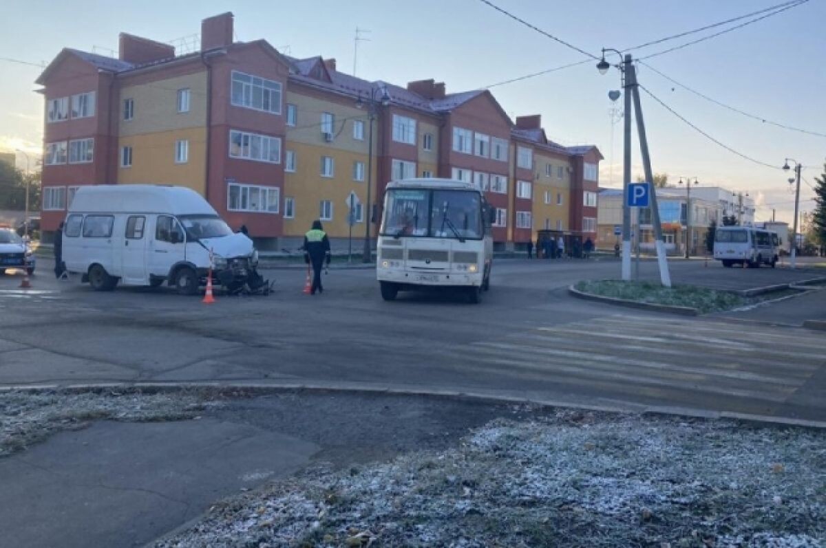    Пассажирский автобус и маршрутка столкнулись в Тюменской области