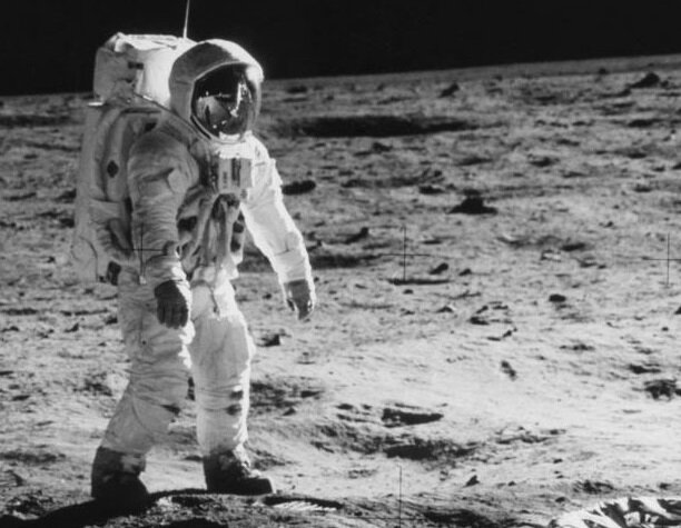 Нил Армстронг на Луне