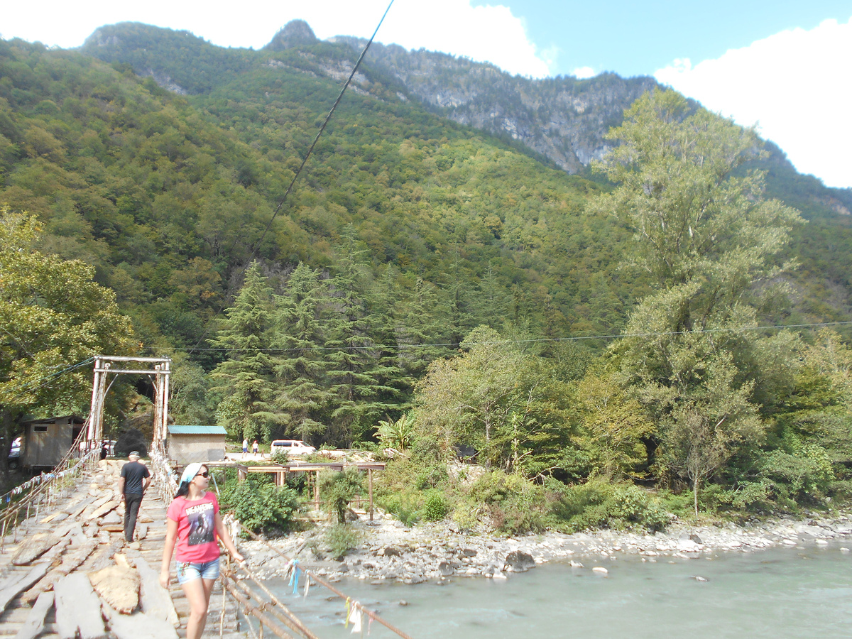 знаменитый висячий мост 