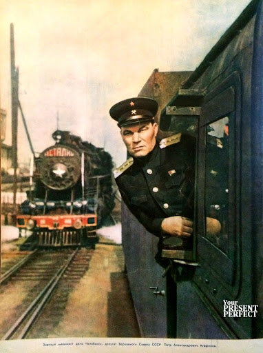 Фото из открытых источников.Машинист паровоза 