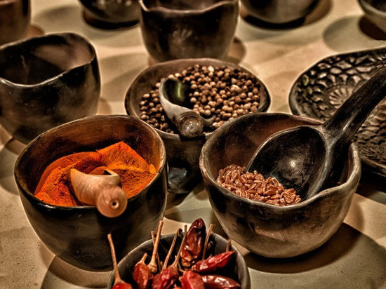 Врачи из Великобритании рекомендуют добавлять в еду паприку. По их мнению, она является специей долголетия. Ведь паприка уменьшает вероятность развития сердечных болезней, а также обладает защитными свойствами от опасных патологий.