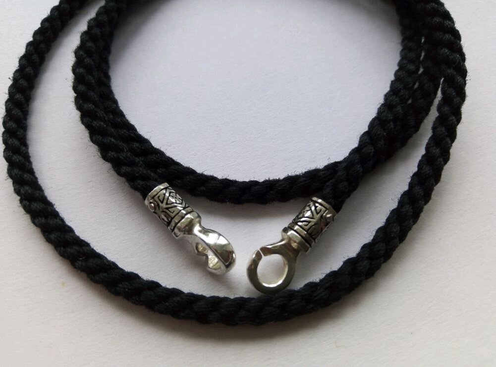 Мужской гайтан для крестика 