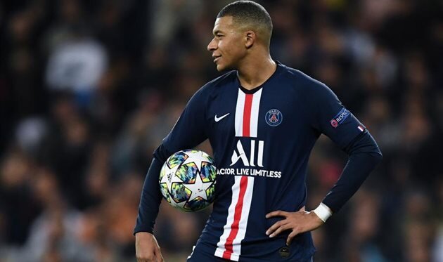 Французский футболист сдал положительный тест на COVID-19🦠