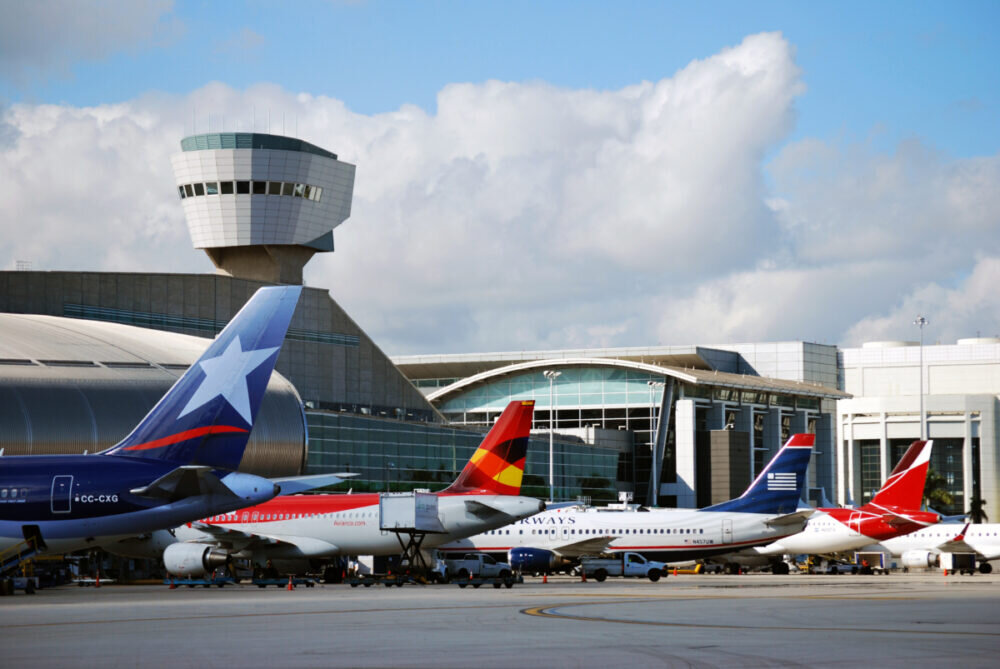 Многие факторы влияют на способность перевозчиков пережить эпидемию. Фото: Miami International Airport Newsroom