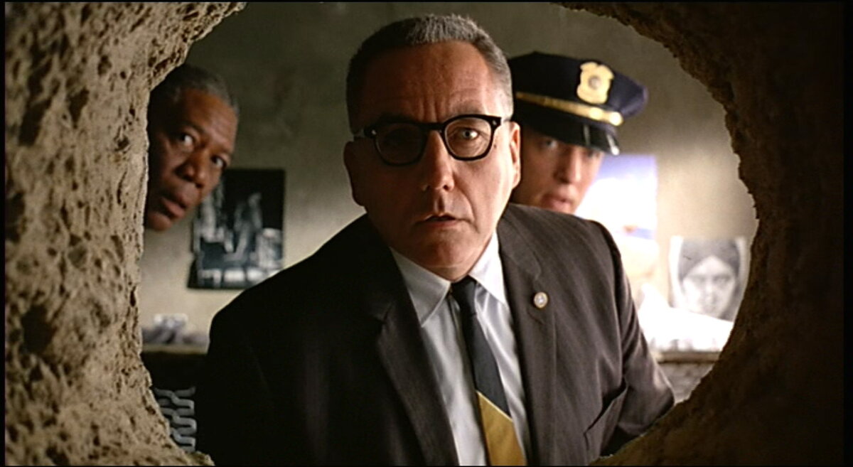 "Энди Дюфрейн, который прополз через реку дерьма и выполз чистым"