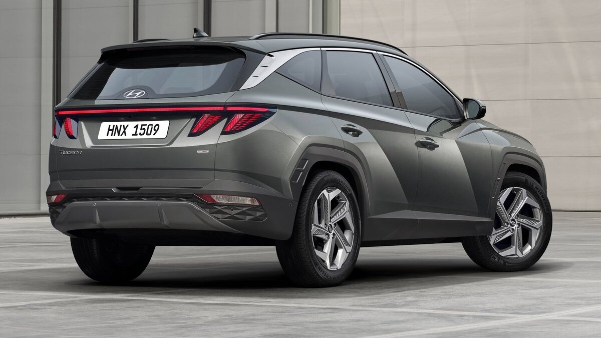 Черная крыша Hyundai Tucson 2021