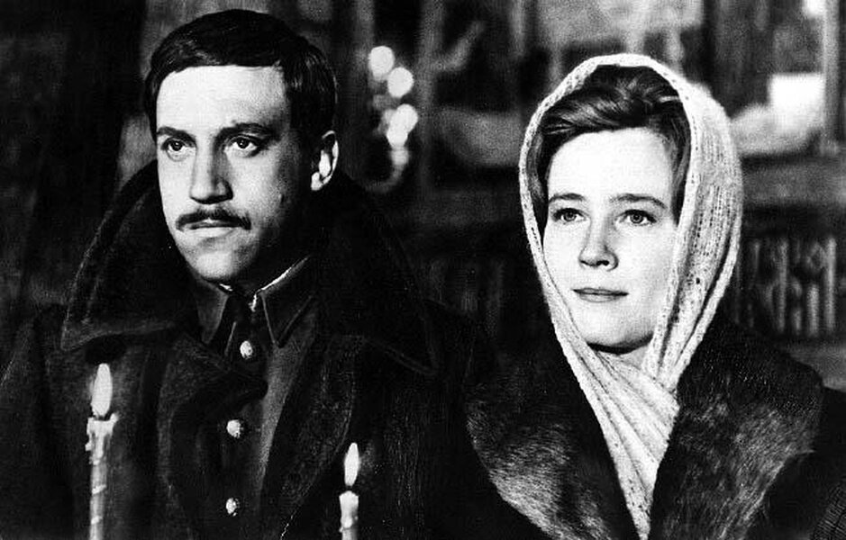 Кадр из фильма «Служили два товарища» (студия "Мосфильм", режиссёр Евгений Карелов, 1968). Владимир Высоцкий в роли поручика Александра Брусенцова, Ия Саввина в роли Саши