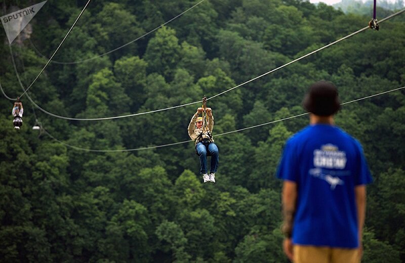Аттракцион Zipline в Skypark