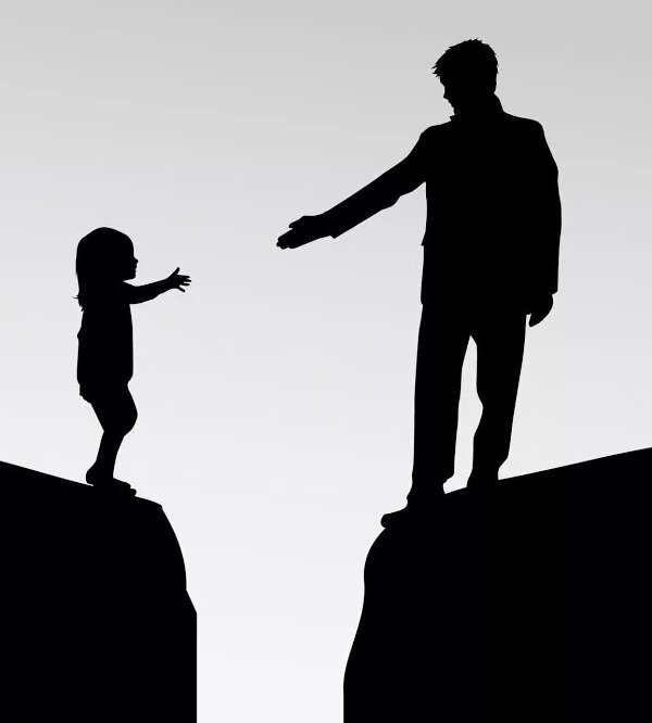 Угодить отцу -нарциссу     невозможно.  Не  угождать - опасно.