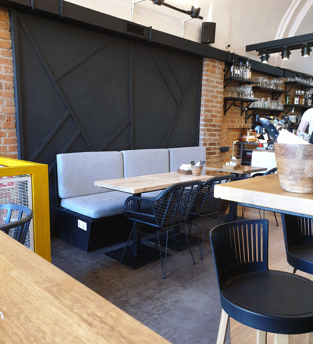 "Bright Israeli Grill", интерьер