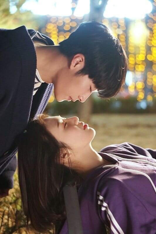 Ши Хён и Тэ Хи. Источник Яндекс картинки.