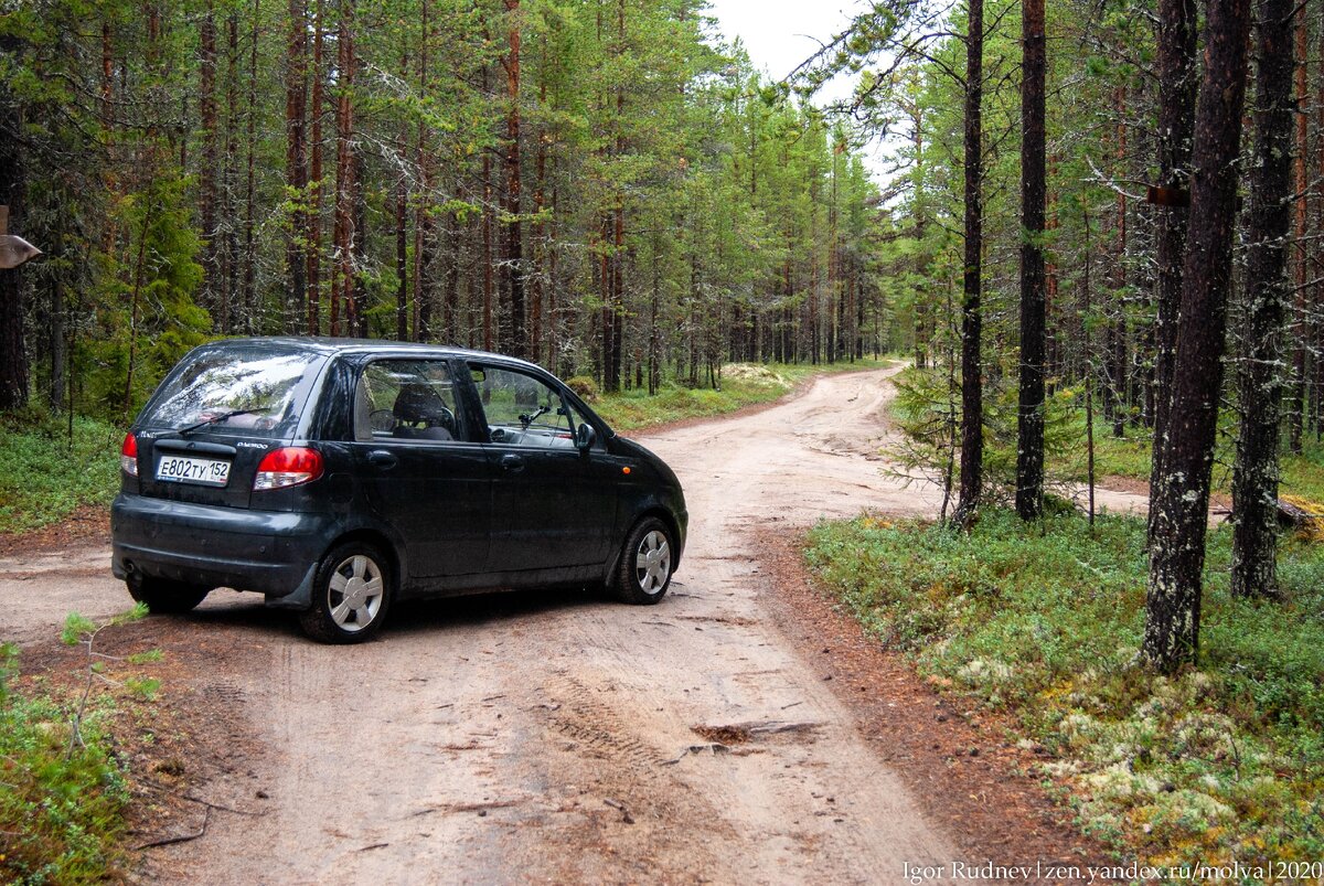 Ничего необычного, просто Матиз на нижегородских номерах посреди леса в Мурманской области