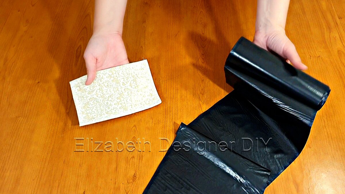 Пока я не нашла плотную чёрную ткань, внутренняя штора будет из больших мусорных пакетов. Выспаться дороже, чем понты.