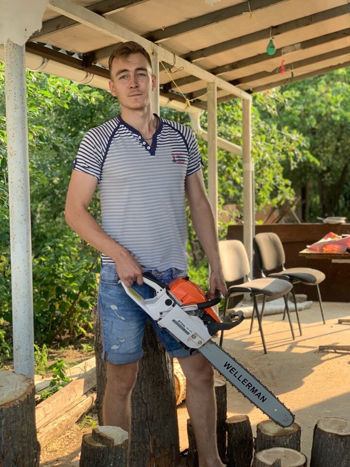 Сначала вы пилите вместе, а потом друг друга :)