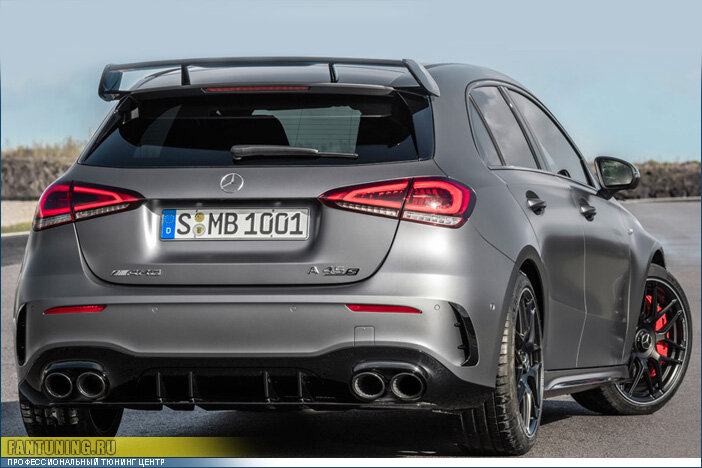 Задний бампер с насадками глушителя, вставки в задний бампер, антикрыло, пороги