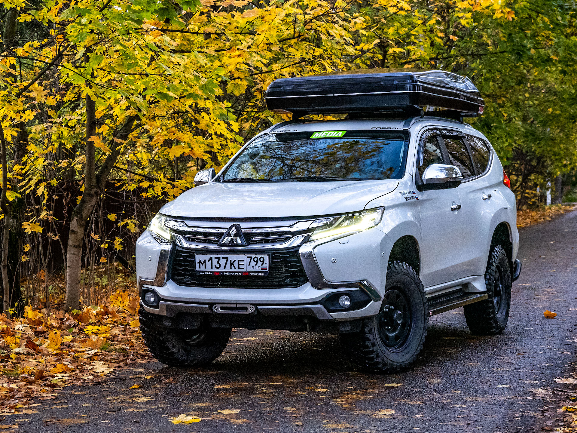 Установил автопалатку на крышу Mitsubishi Pajero Sport и готов ехать в Крым, но не отдыхать...0