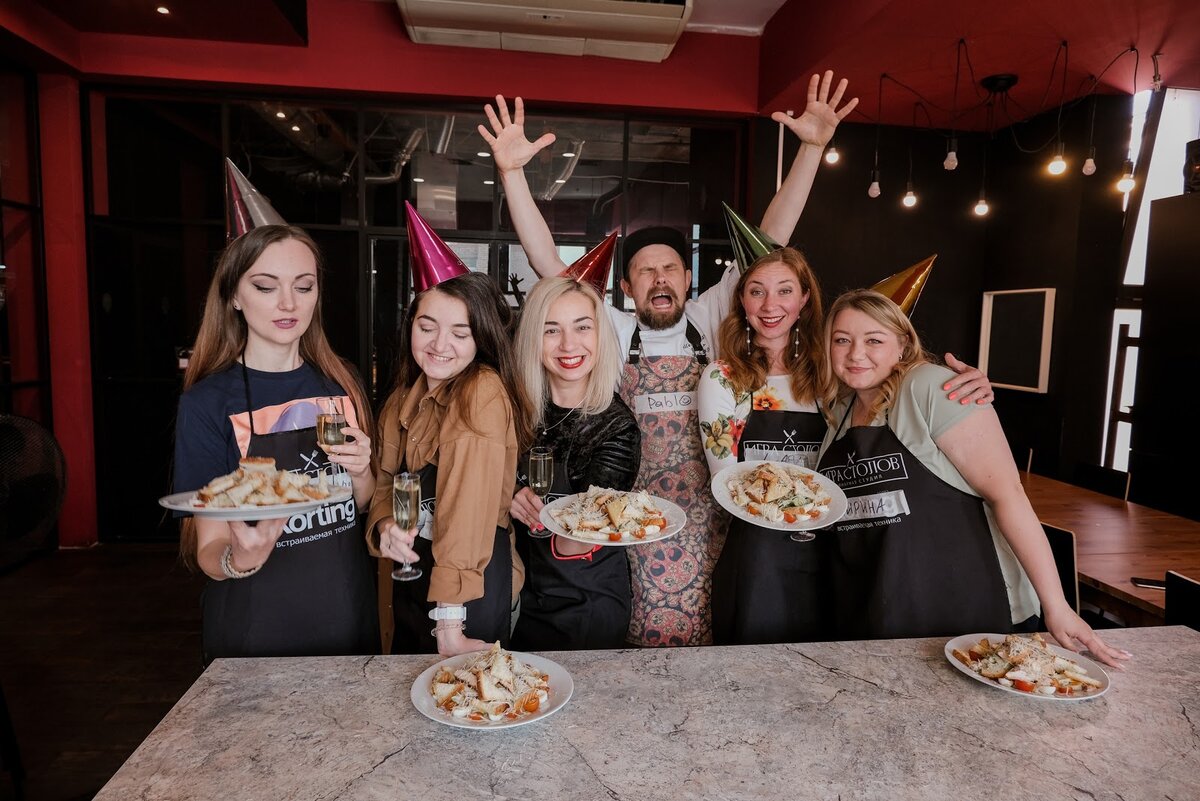 
День рождения в кулинарной студии “Игра Столов”