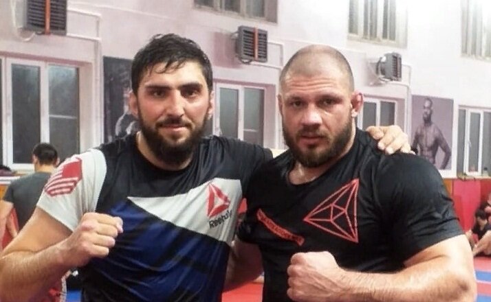 Иван Штырков (справа)