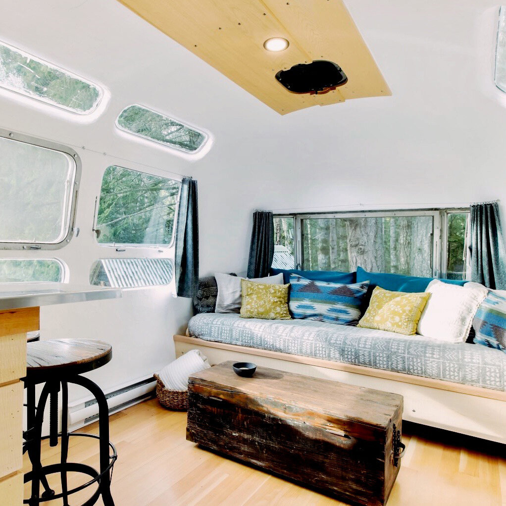 Внутренний интерьер фургона