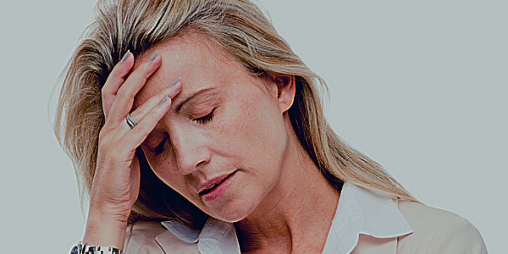 Шум  в ушах и головная боль.