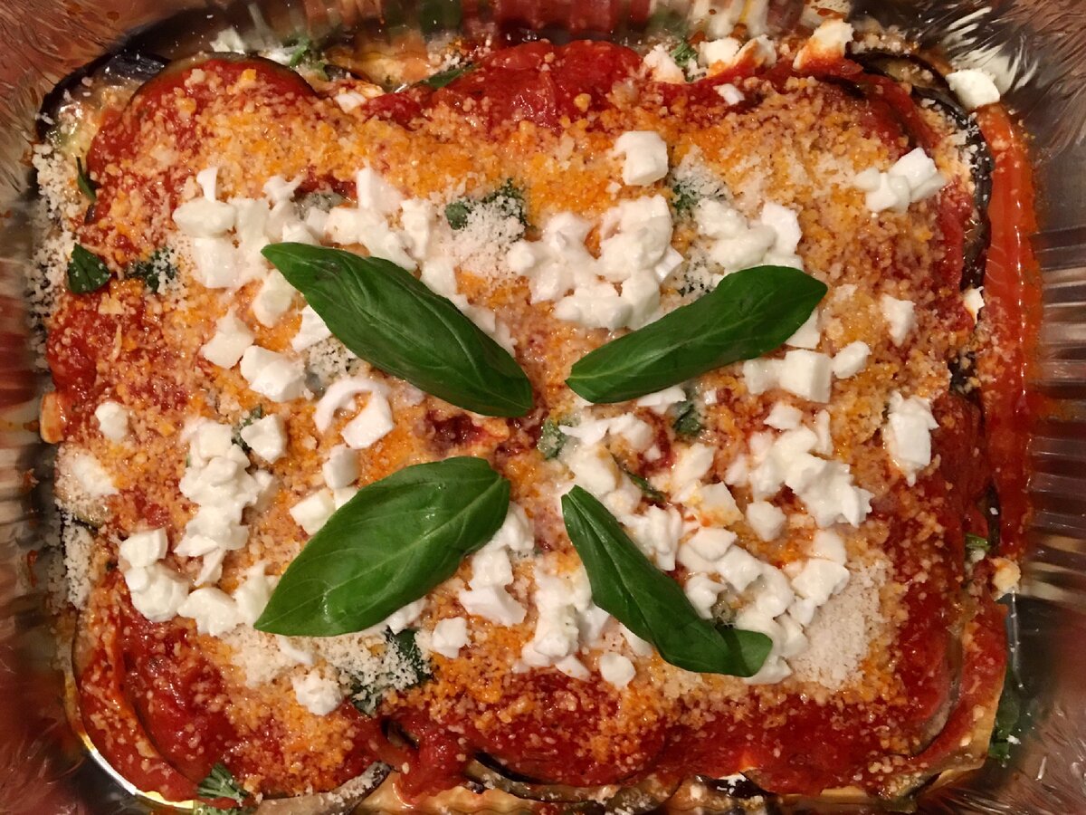 Приготовили дома знаменитую parmegiana di melanzane. Оказалось просто,  быстро и не хуже чем в ресторане. | АДЕЛЬ НА РАССЛАБОНЕ | Дзен