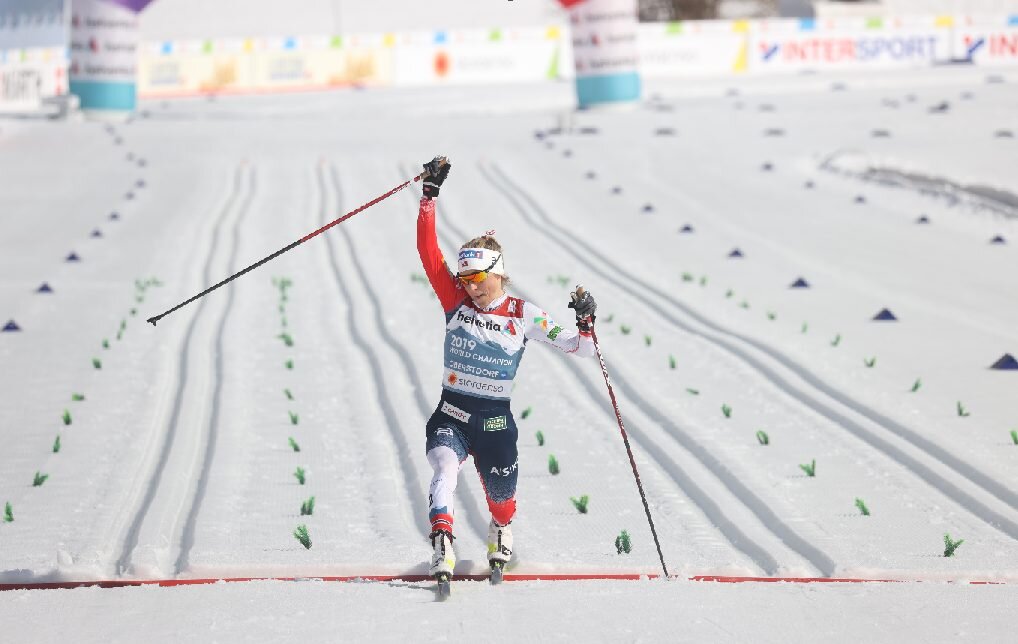 В заключительной гонке женской программы чемпионата мира в немецком Оберстдорфе – марафоне на 30 километров классическим стилем – россиянки финишировали вдалеке от призовых мест. 
