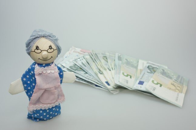 С апреля вырастет только социальная пенсия. Тем, кто получает страховую (трудовую), прибавки не будет. Им уже повысили выплаты в январе. Фото: pixabay.com