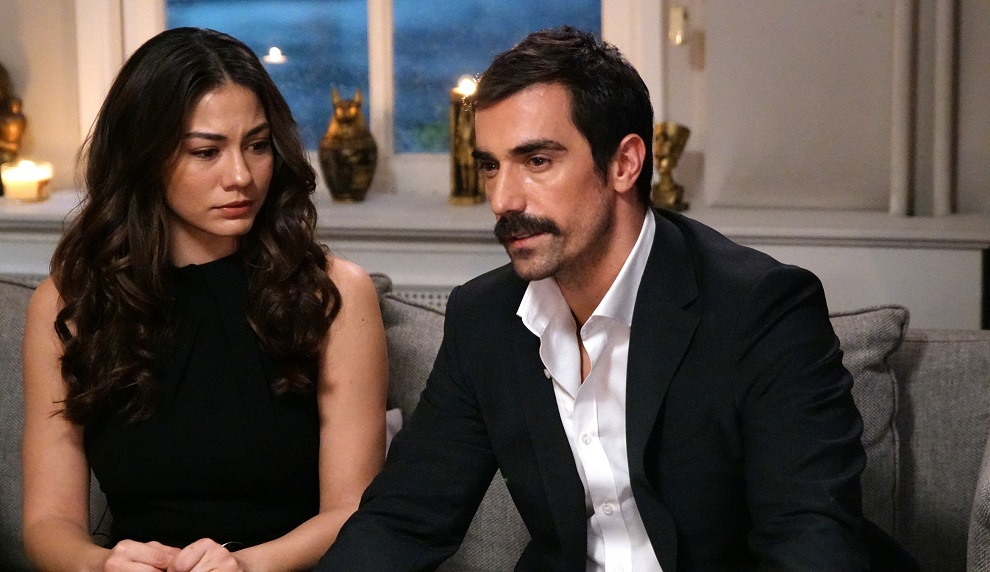 Зейнеп и Мехди  в сериале "Судьбоносный дом"