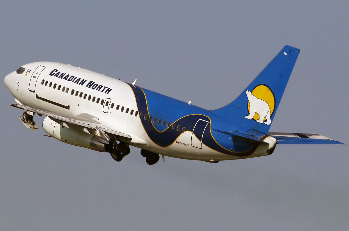 Боинг 737 -200 еще трудится https://lowcosts.ru/airplanes/photos/boeing-737-200-6.jpg