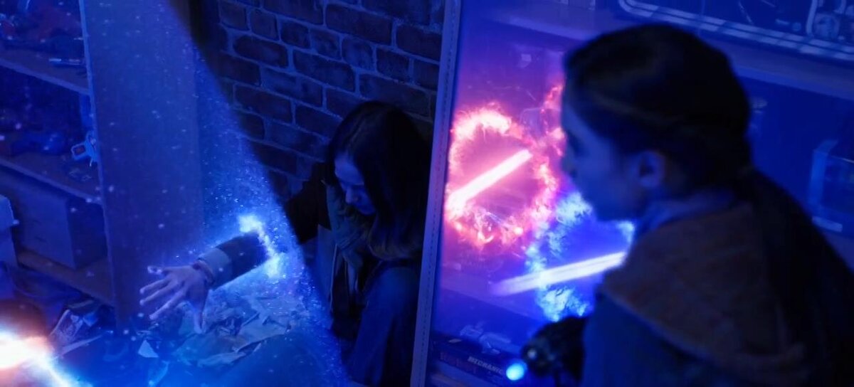 Кадры из фильма "Земля будущего" (2015).