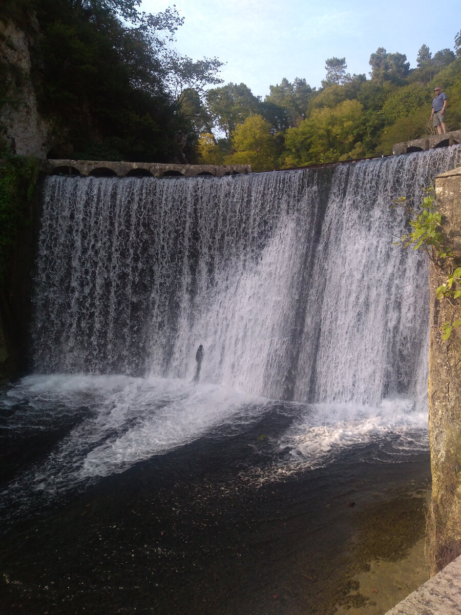Личное фото автора статьи водопад в Новом Афоне