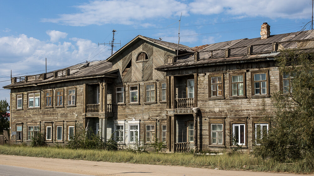 Деревянный барак фото